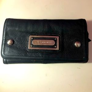 B Makowaky wallet